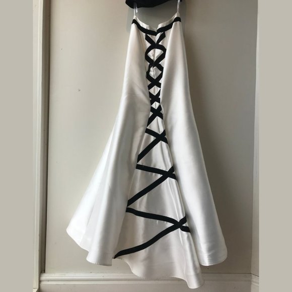 Mon Cheri 'Ellie Wilde' Two-Piece Gown - Picture 4 of 10